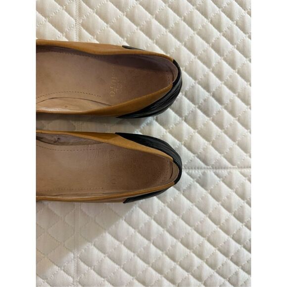 Vince Camuto Color Block Colored Tan Black Flats 6.5 - Picture 6 of 10